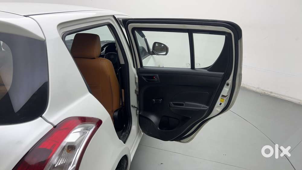 Maruti Suzuki Swift 1.2 Lxi (o), 2017, Petrol