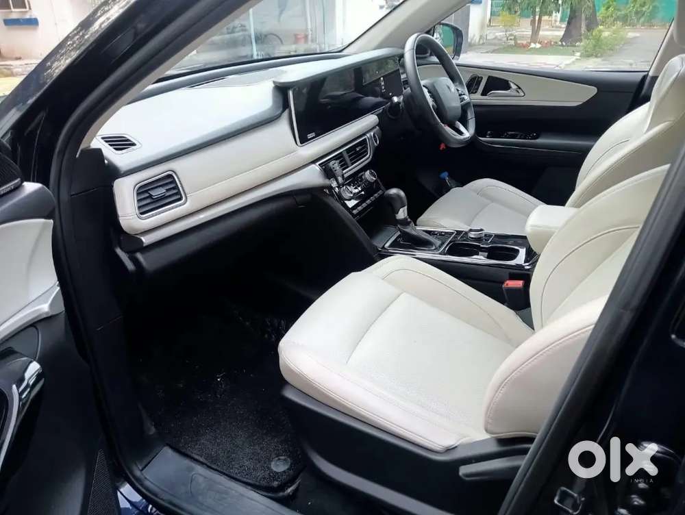 Mahindra Xuv700 Ax7 2024