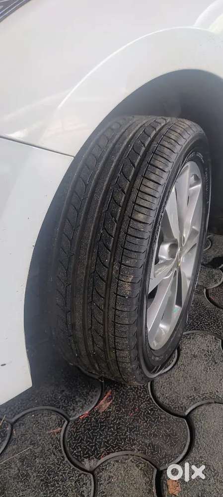 2017 Hyundai I20 1.2 Asta New 4 Tyre Compny Servees