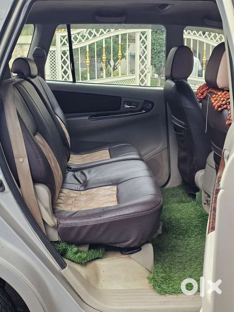 Toyota Innova 2.5 V 8 Str, 2014, Diesel