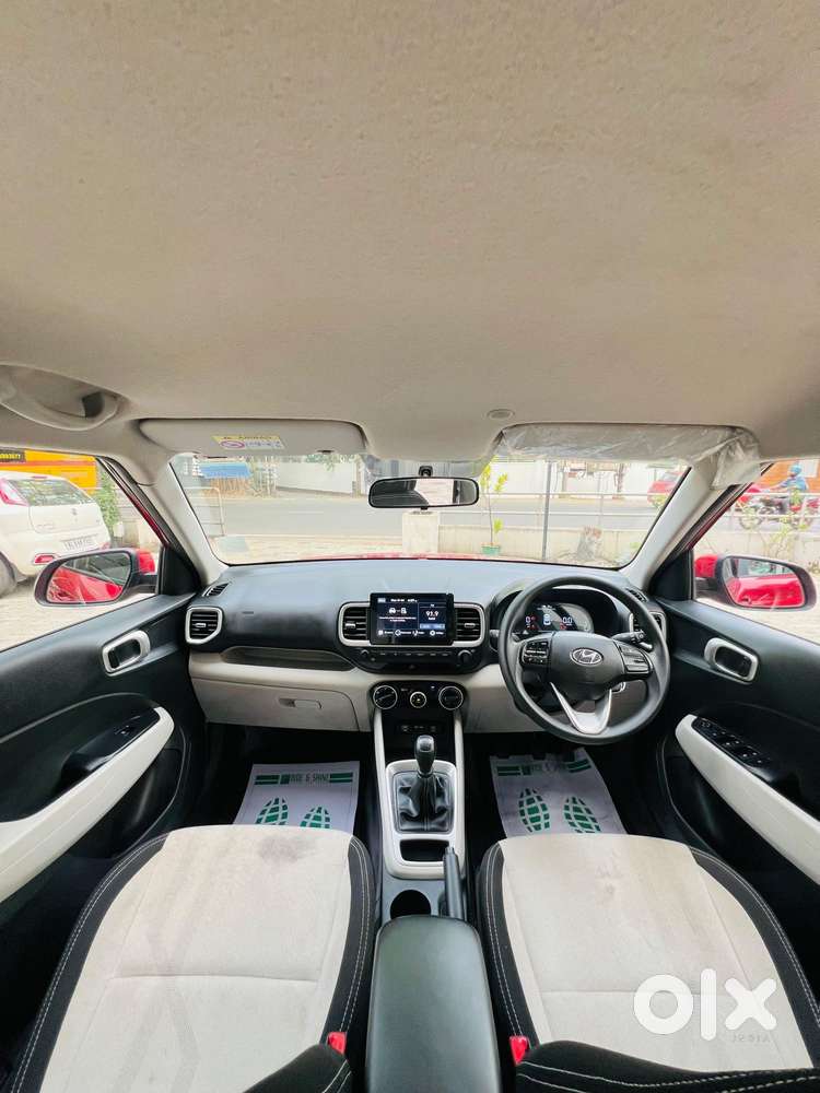 Hyundai Venue S 1.2 Petrol, 2022, Petrol