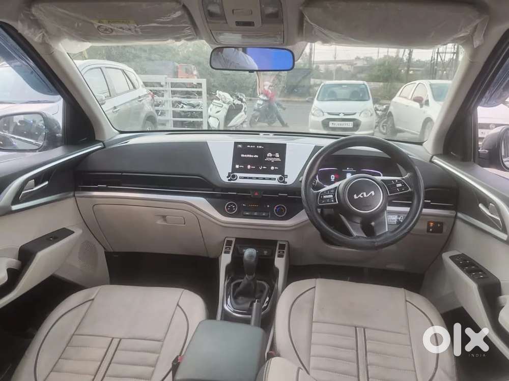 Kia Carens 1.5 Prestige 7 Str, 2023, Petrol