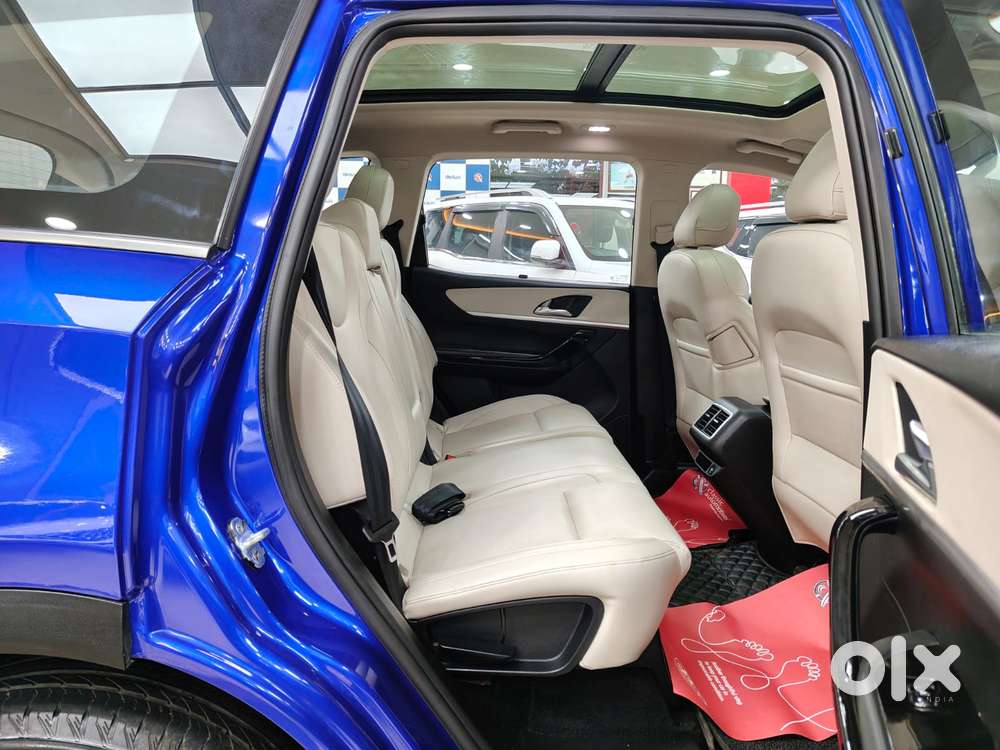 Mahindra Xuv700 2.2 Ax 7 Diesel At Luxury Pack Str Awd, 2023, Diesel