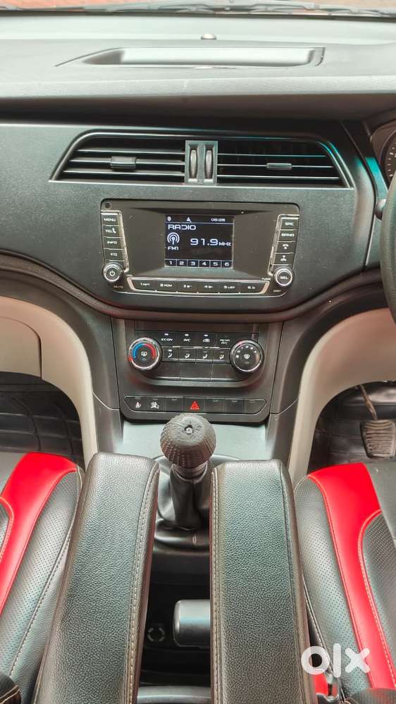 Mahindra Marazzo
