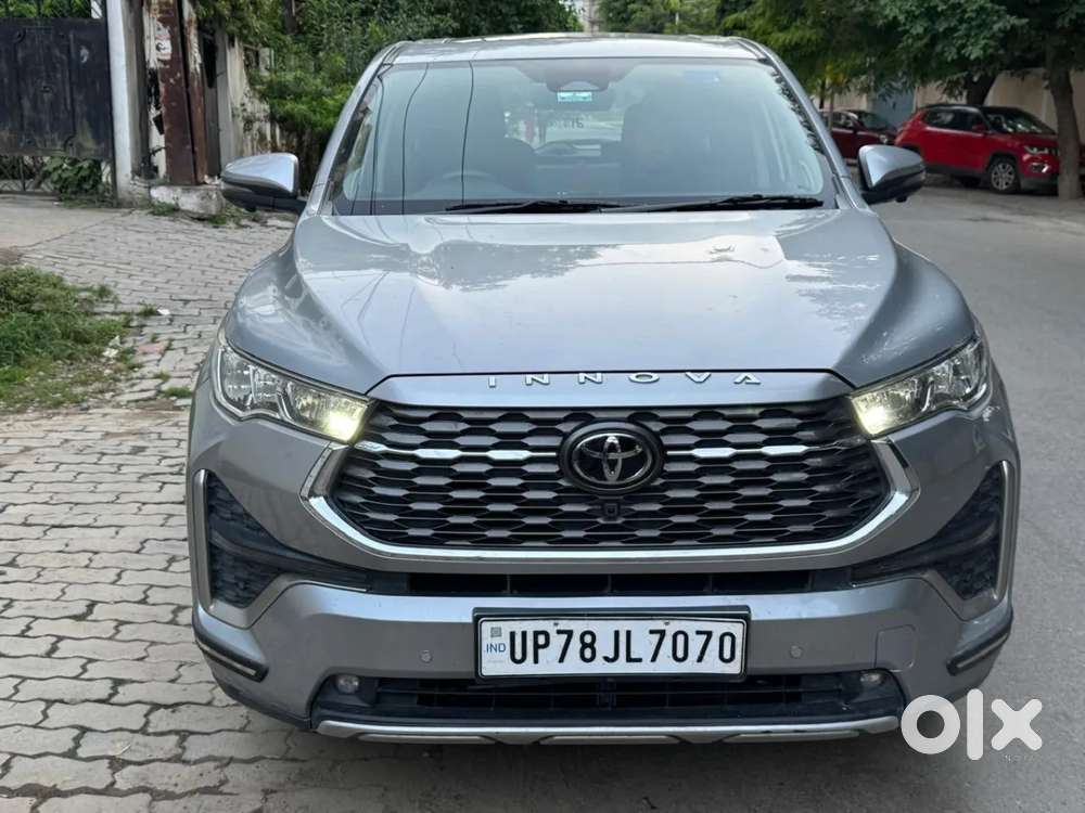 Toyota Innova Hycross 2.0 Zx (o) Hybrid 7 Str, 2025, Petrol