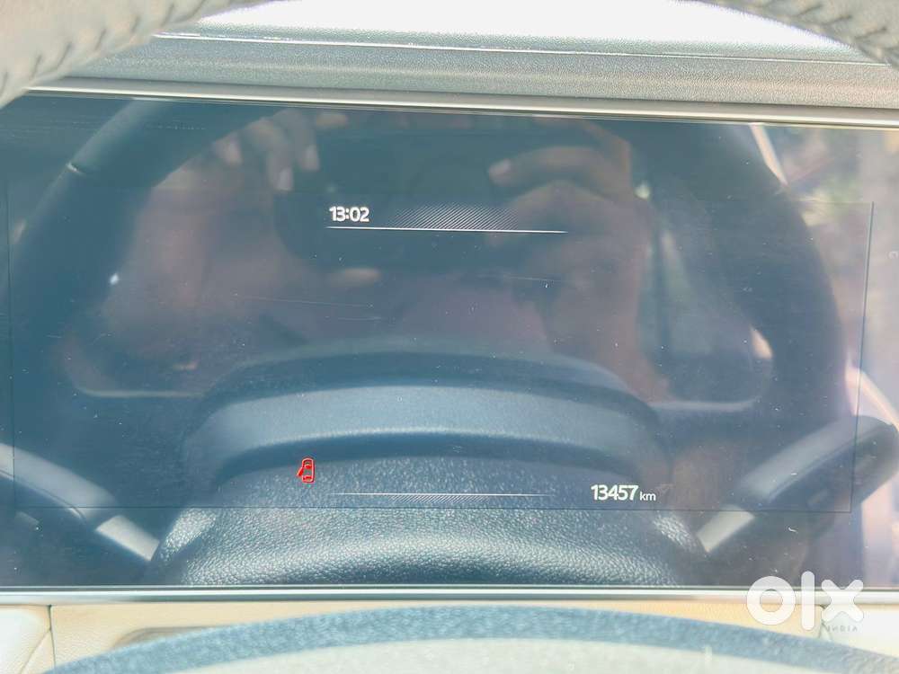 Mahindra Xuv700 2.2 Ax 7 Diesel At Luxury Pack Str, 2025