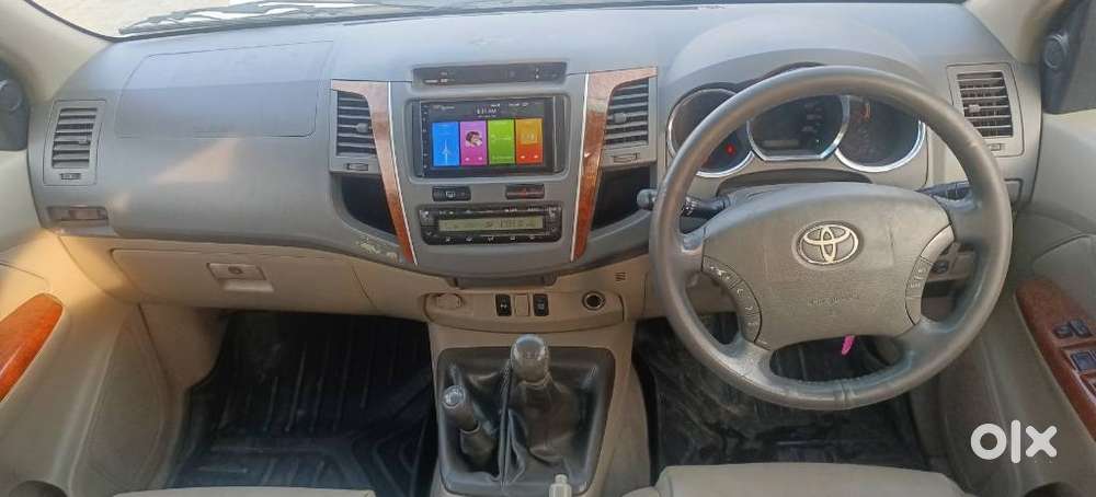 Toyota Fortuner 3.0 4x4 Manual, 2011, Diesel