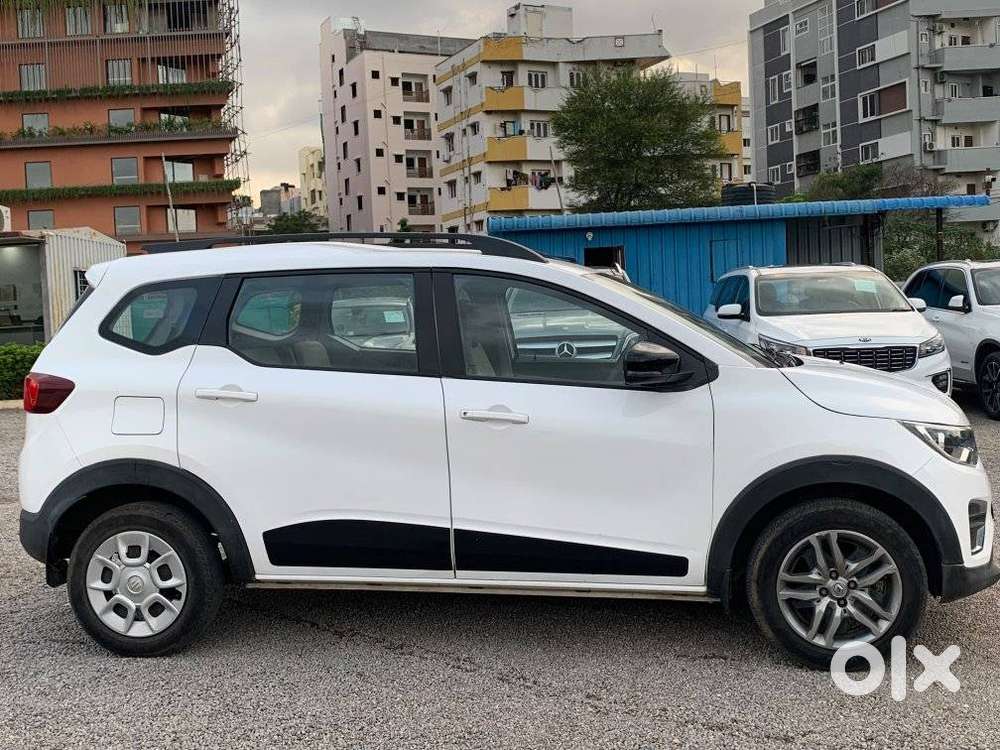 Renault Triber Rxz, 2022, Petrol