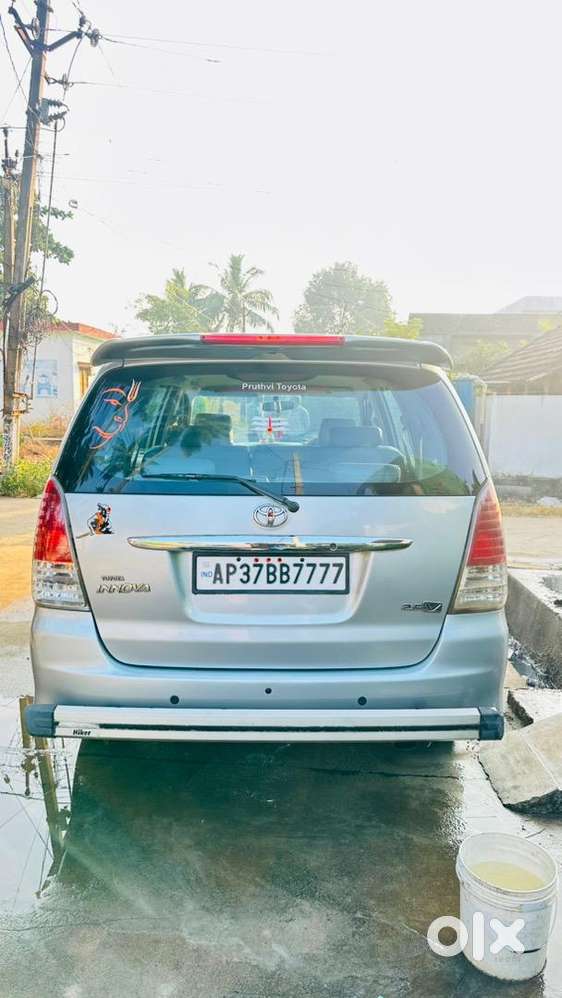 Toyota Innova 2010 Diesel Well Maintained