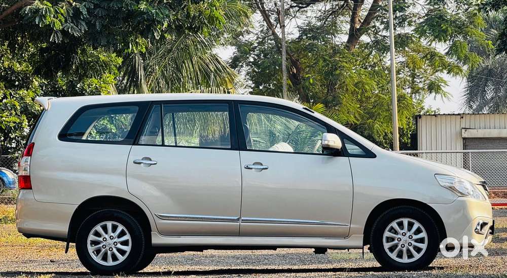 Toyota Innova 2.5 Vx 8 Str Bs-iii, 2015, Diesel