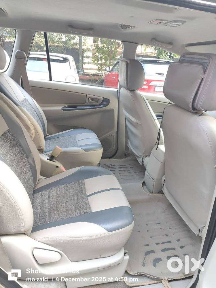 Toyota Innova 2.5 G (diesel) 8 Seater, 2011, Diesel