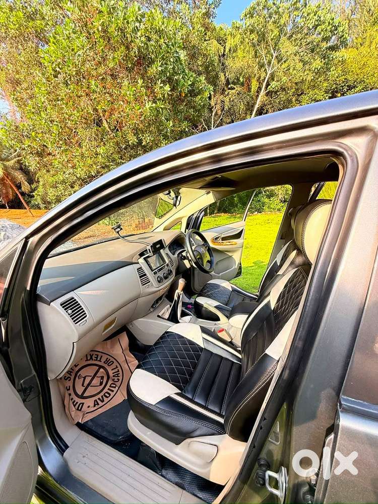 Toyota Innova (2012)