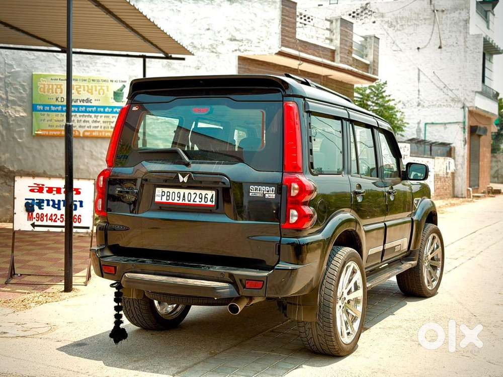 Mahindra Scorpio Classic 2025 Diesel 14000 Km Driven