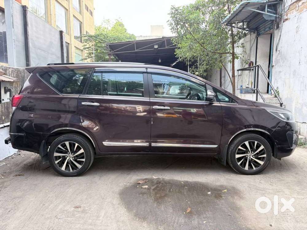 Toyota Innova Crysta 2.8 Gx At 8 Seater, 2023, Diesel