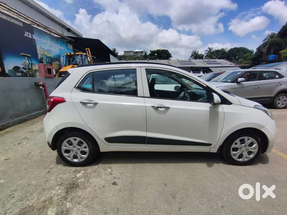 Hyundai Grand I10 2014 Petrol 72312 Km Driven