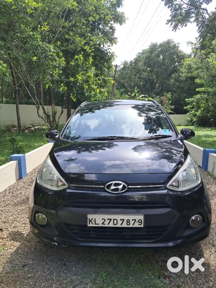 Hyundai Grand I10 Black Well Maintained Car For Sale (petrol + Cng)
