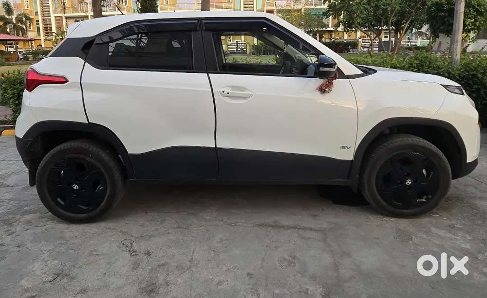 Tata Punch Adventure L/r Ev 12/10 2025 Electric Well Maintained
