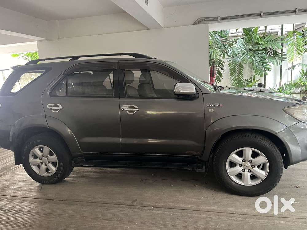 Toyota Fortuner 3.0 4x4 Manual, 2011, Diesel