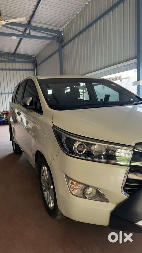 Toyota Innova Crysta 2016 Diesel Well Maintained