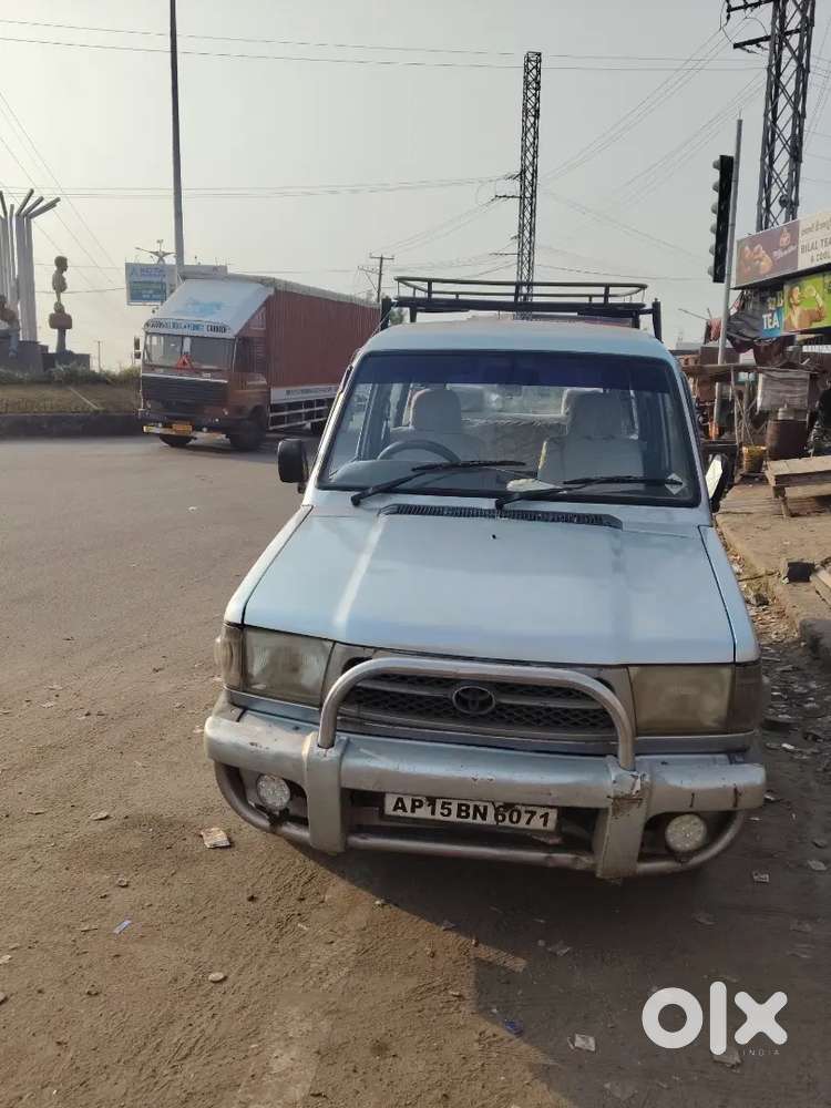 Toyota Qualis 2001 Diesel 45000 Km Driven