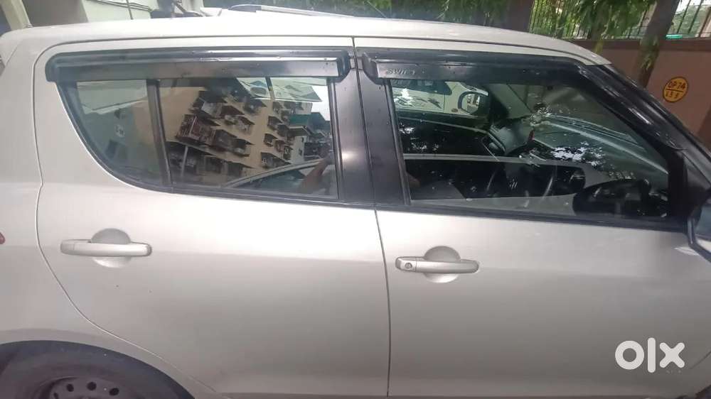 Swift Maruti 2017 Petrol Manual Second Owner