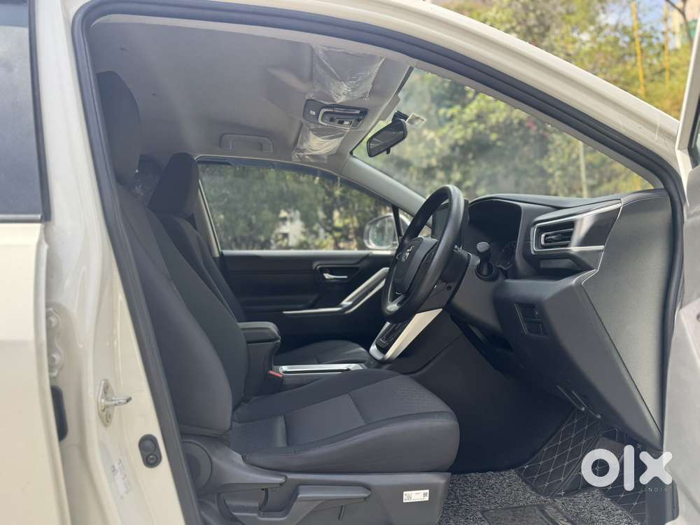 Toyota Innova Hycross 2.0 Gx 8 Str, 2025, Petrol