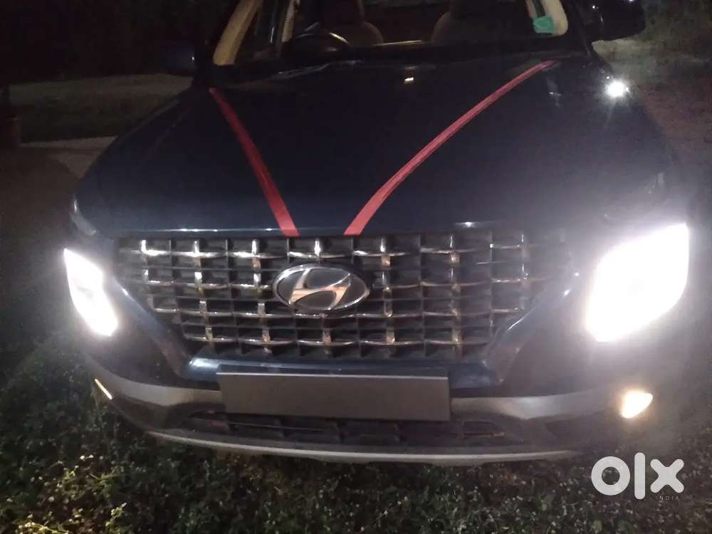 Hyundai Venue 2020 Petrol Well Maintained