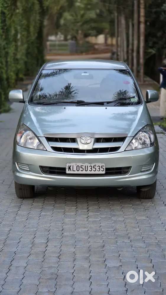 Siingle Owner Used Innova G Company Maintained