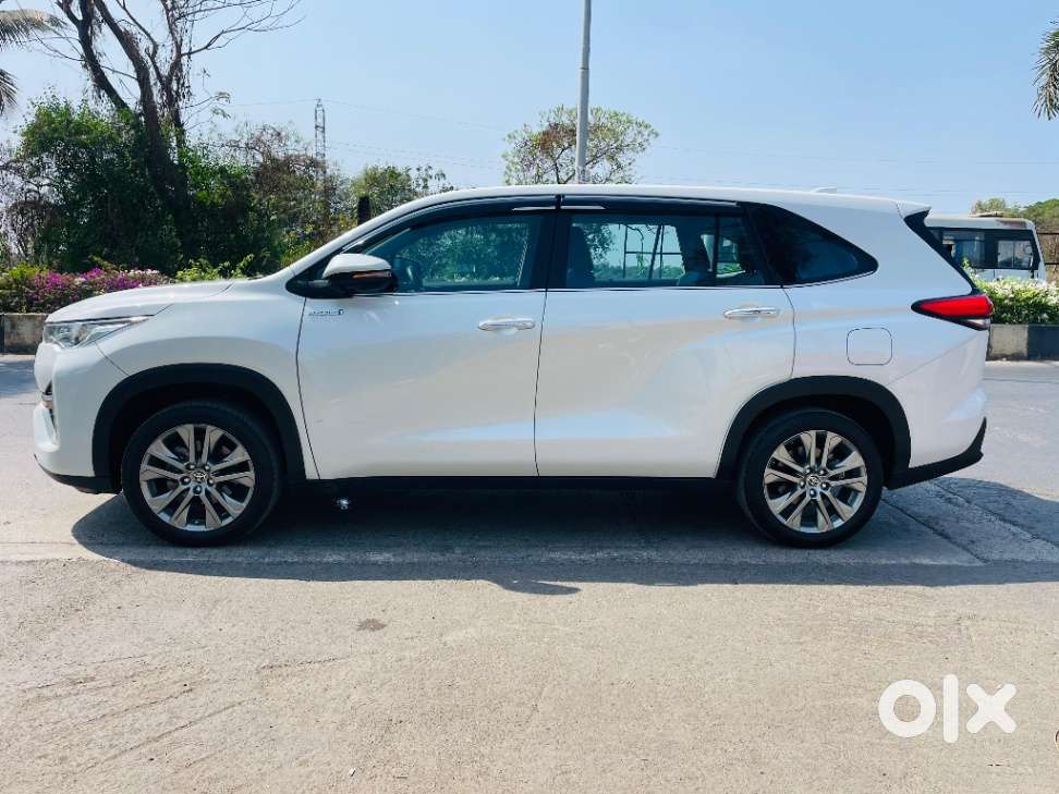 Toyota Innova Hycross 2.0 Zx (o) Hybrid 7 Str, 2024