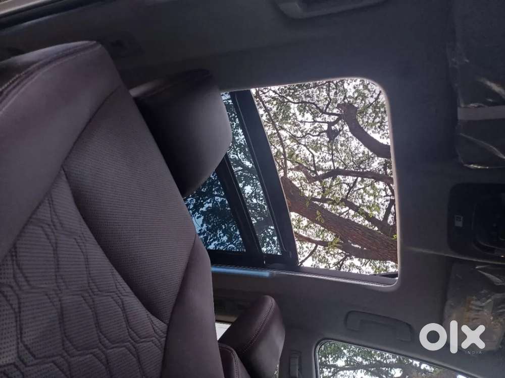Toyota Innova Hycross 2.0 Zx (o) Hybrid 7 Str, 2024, Petrol