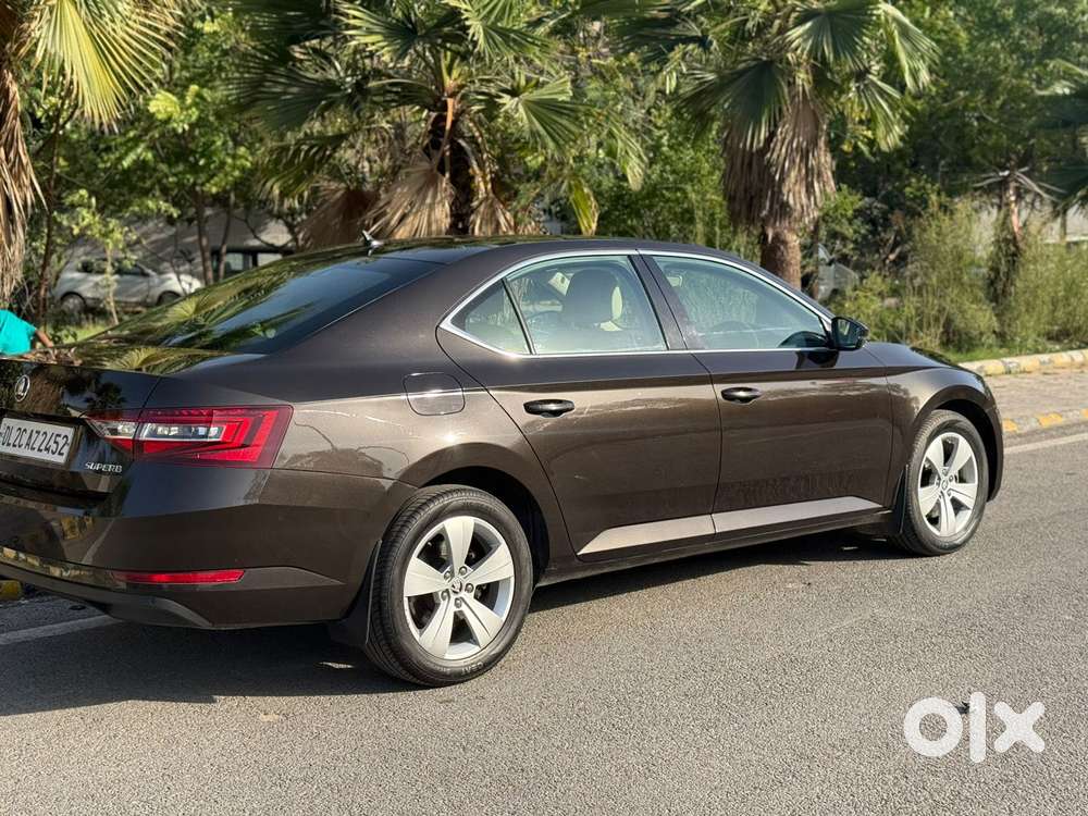 Skoda Superb Style 1.8 Tsi At, 2018, Petrol