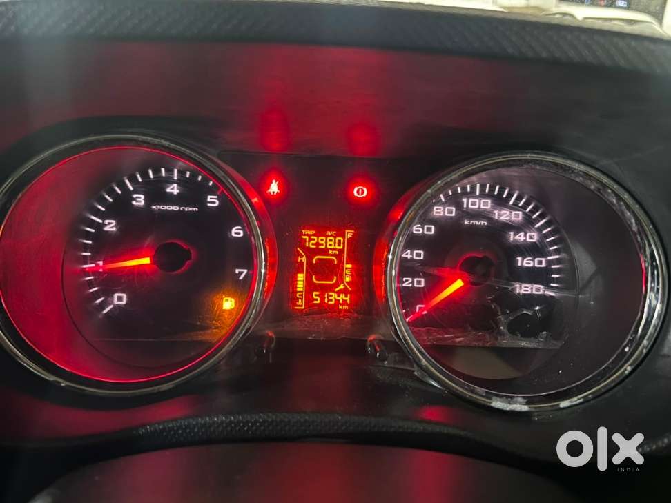 Mahindra Tuv 300 T8, 2015, Diesel