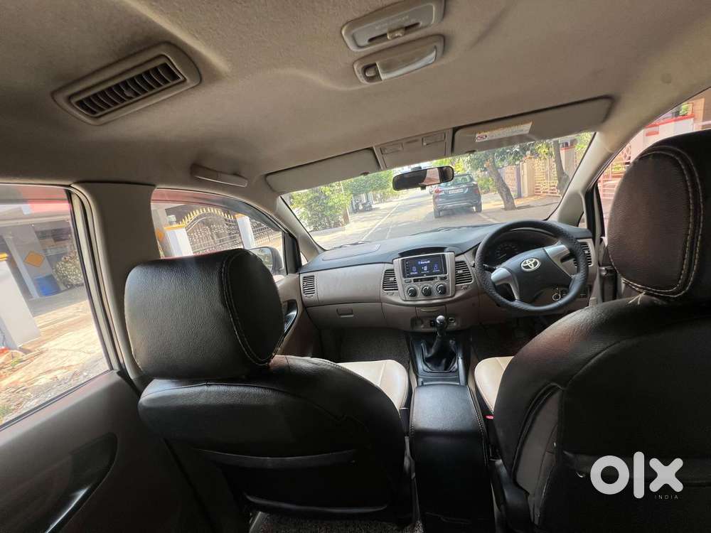 Toyota Innova 2.5 G (diesel) 8 Seater Bs Iv, 2016, Diesel