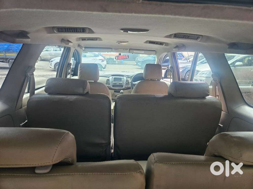Toyota Innova 2.0 V 2012