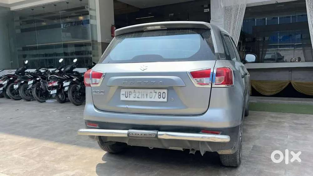 Car Me Koi Bhi Dikat Nhi Hai Me Hi Chalata Hu Bahut Achi Condition Me
