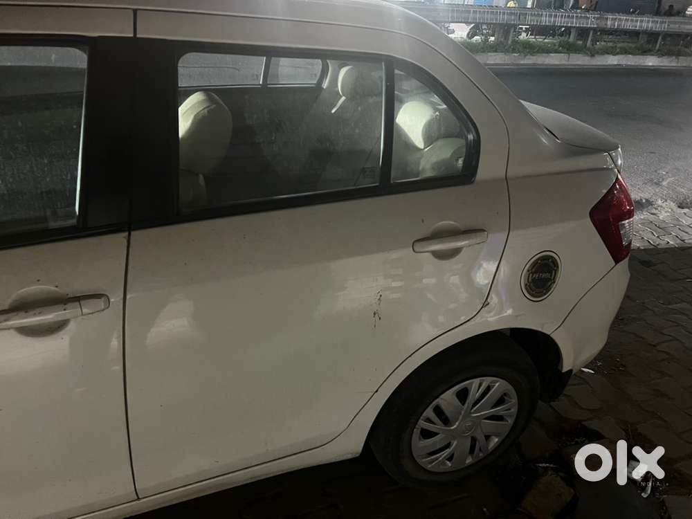 Maruti Suzuki Swift Dzire 2015