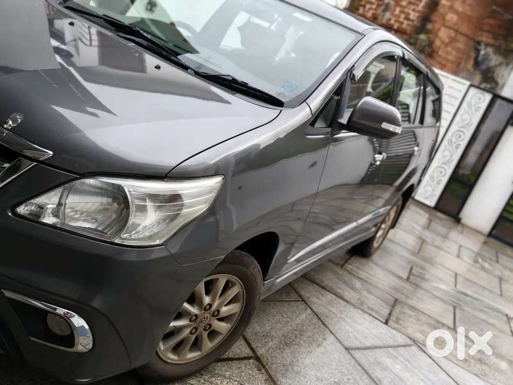 Toyota Innova 2014
