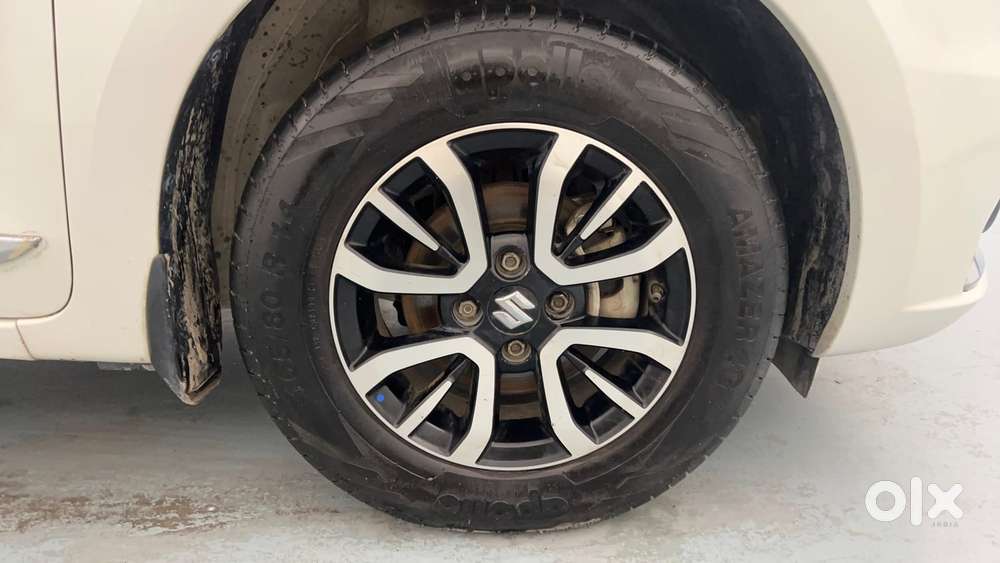 Maruti Suzuki Dzire Vxi Ags, 2022, Petrol