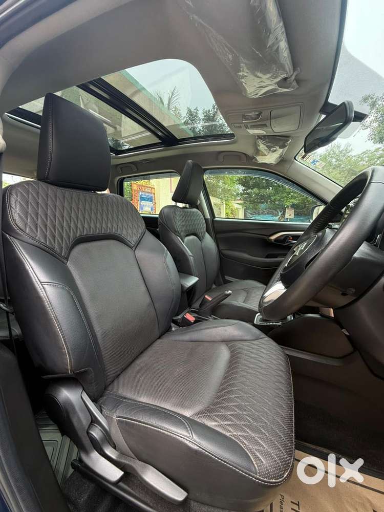 Maruti Suzuki Grand Vitara 1.5 Alpha Plus Intelligent Hybrid Ecvt, 2..