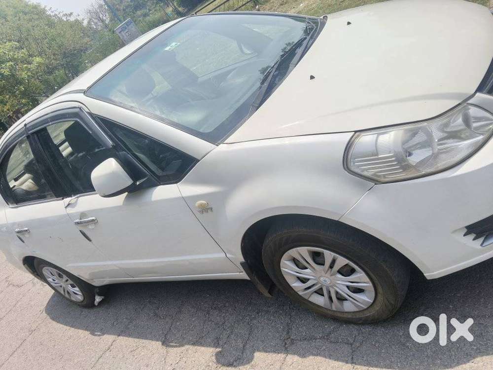 Maruti Suzuki Sx4 Vxi Bsiv, 2013, Petrol