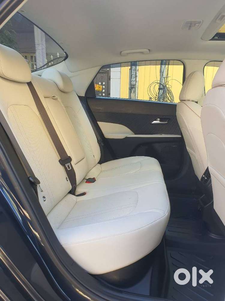 Hyundai Verna 1.5 Sx (o) Ivt, 2024, Petrol