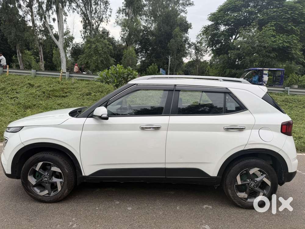 Hyundai Venue Sx (o) Mt 1.5 Diesel, 2020, Diesel