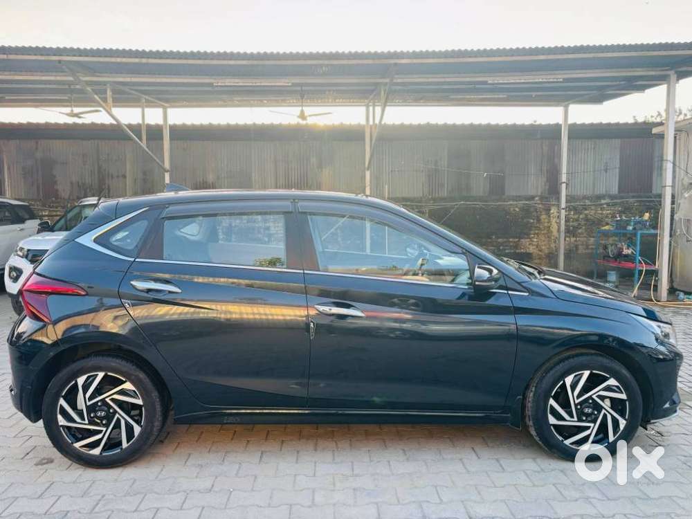 Hyundai I20 Asta (o) 1.2 Mt Dual Tone, 2024, Petrol