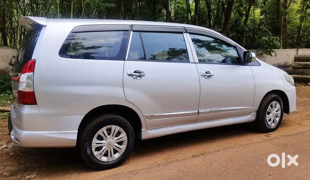 Toyota Innova 2011 Diesel 142000 Km Driven