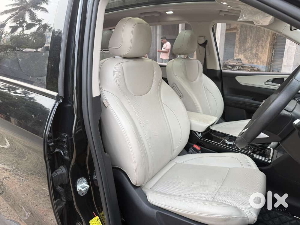 Mahindra Xuv700 2.2 Ax 7 Diesel At Luxury Pack Str, 2024, Diesel