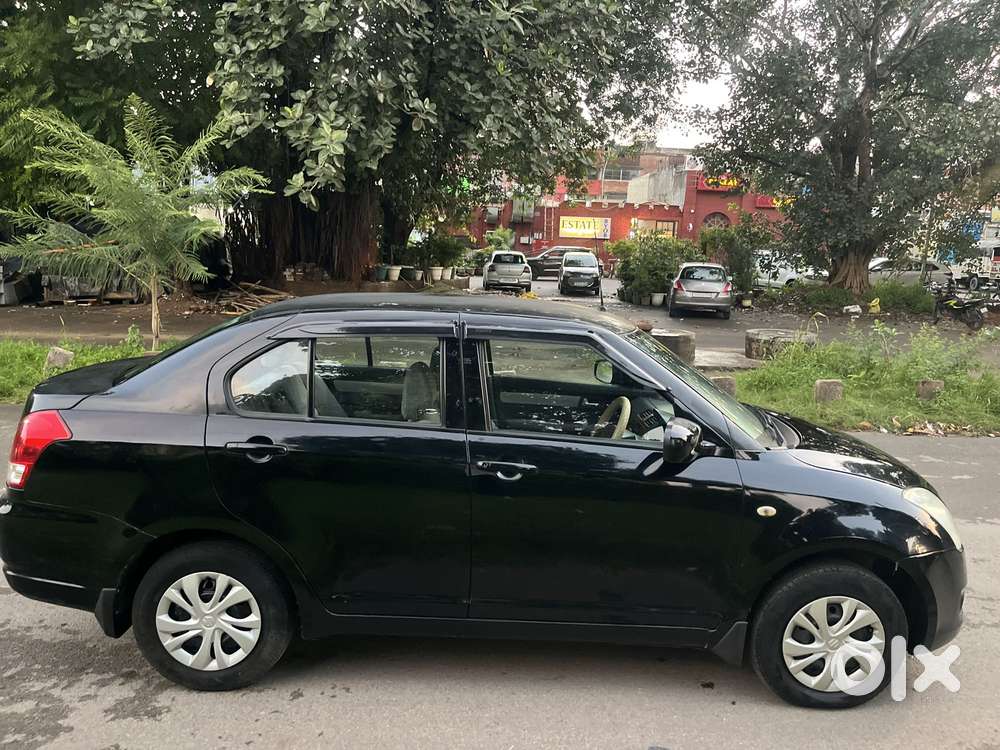 Maruti Suzuki Swift Dzire Vxi Optional, 2010, Petrol