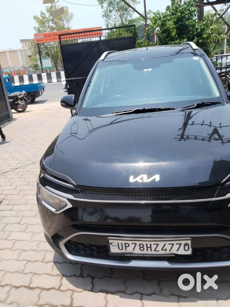 Kia Carens Gravity Edition ( Sunroof)