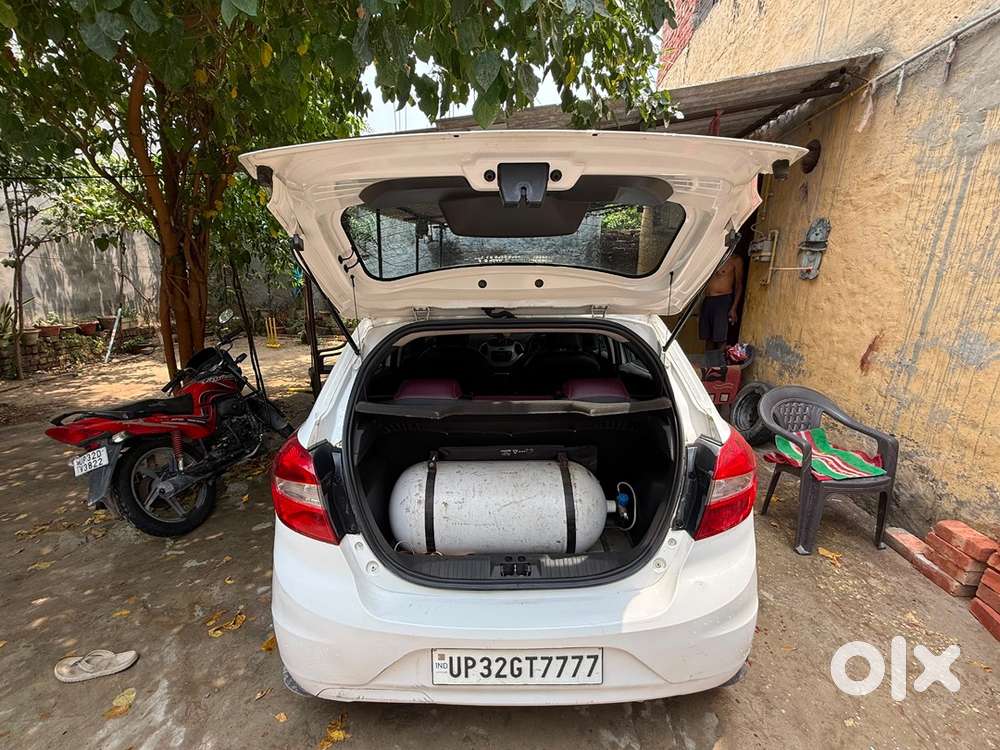 Ford Figo Petrol 2015