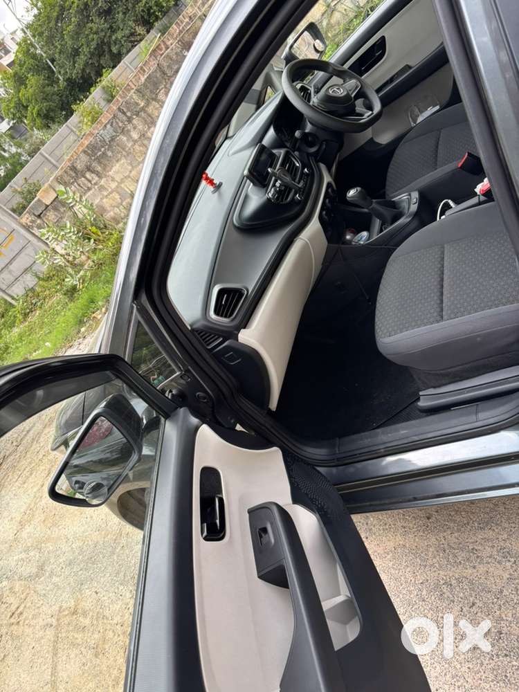 2021 Altroz Xe Rhythm Petrol Mt(grey)