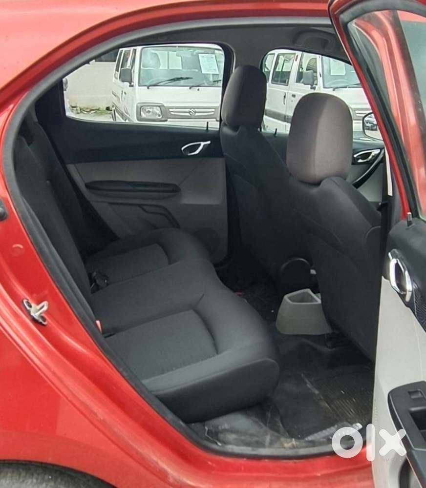 Tata Tiago 1.2 Revotron Xza, 2018, Petrol